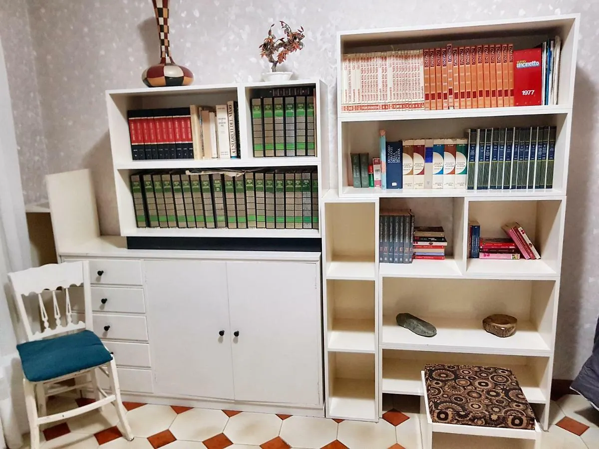 Catania House Apartment 0*,